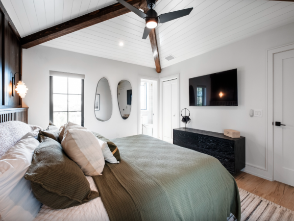 Luxury Beach Home in Anna Maria - Exclusive Property with Private Pool & Dock